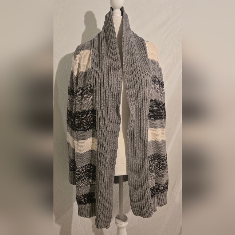 Old Navy  Gray Knit Sweater